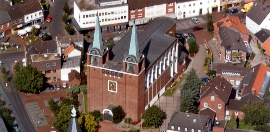 Luftbild der Kath. Kirche Aldenhoven