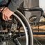 Mann im Rollstuhl - Schwerbehinderung